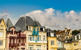 Le COURLIS vue panoramique sur la mer, balcons
